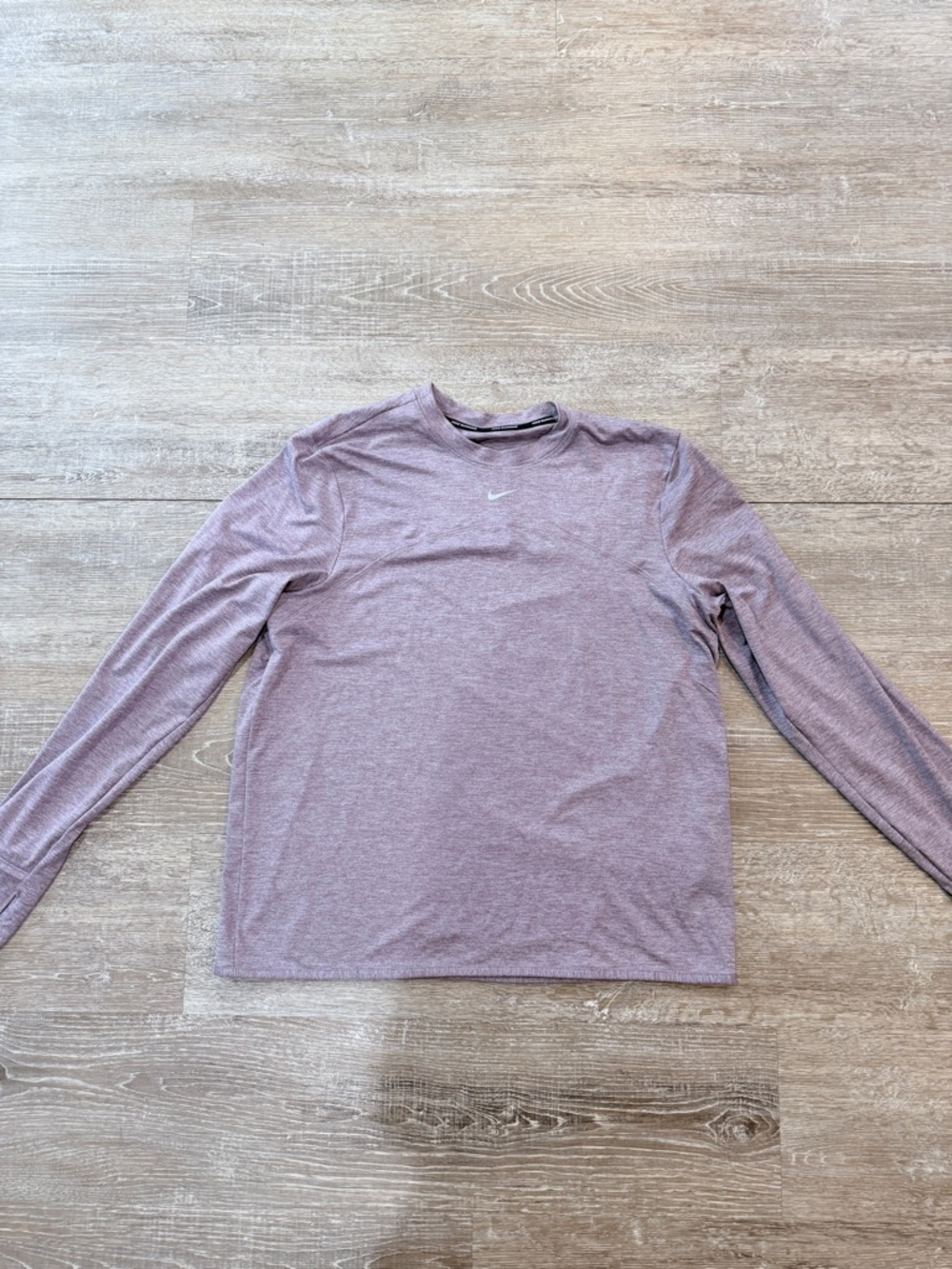 Nike Men’s Lavender Long-Sleeve Performance Tee